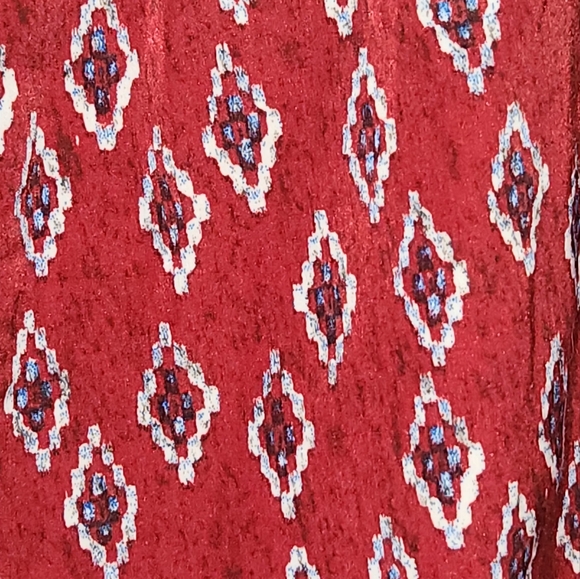 GREAT QUALITY SOFT COMFY WOMEN'S RED/BLUE SHORTS BY SOCIALITE SIZE MEDIUM - Picture 3 of 4